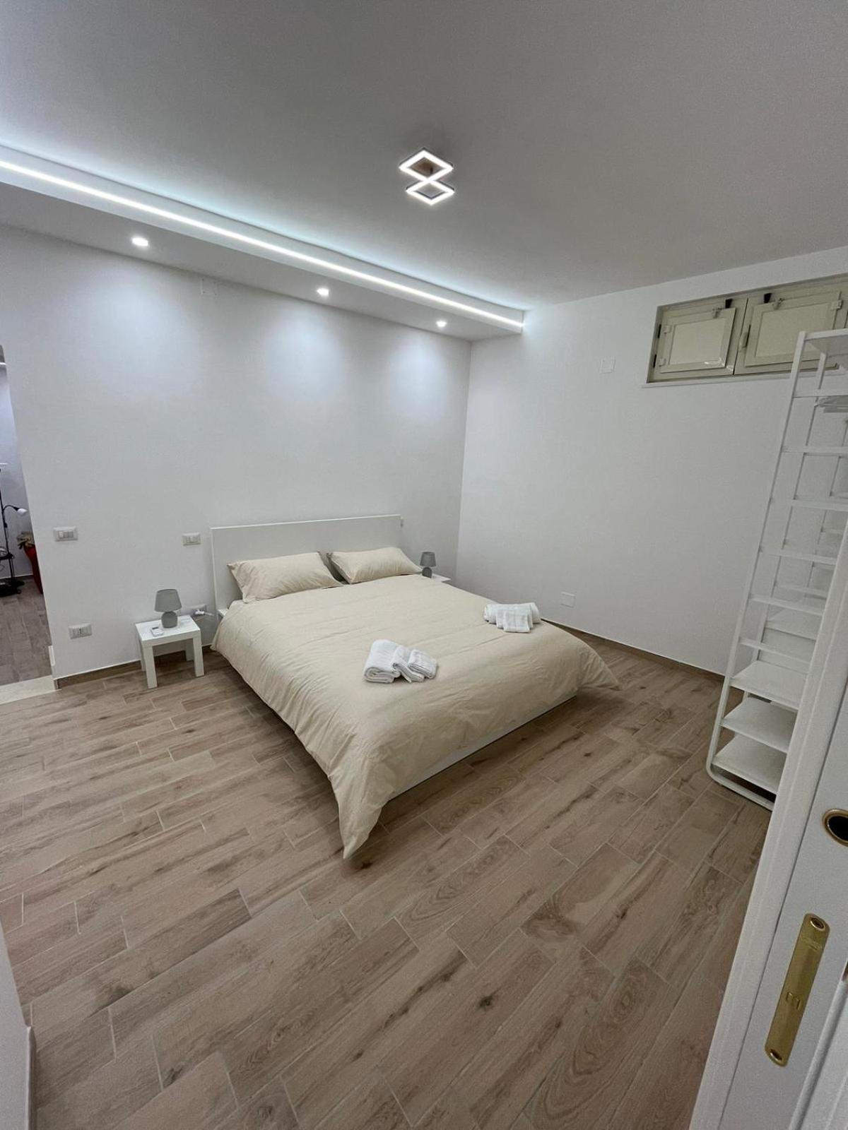 Apartment Ugaria *